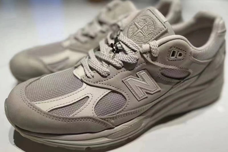ストーンアイランド x ニューバランス 991v2 の新色 “グレー” をチェック Stone Island x New Balance 991v2 grey first look