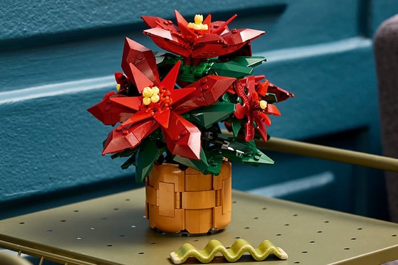 レゴ®から“永遠に枯れない”リースとポインセチアが登場 LEGO Icons Wreath Poinsettia 10340 10370 Release Date botanical build collection info store list buying guide photos price
