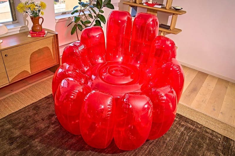 アメリカの定番ゼリー ジェローがソファになって登場 Inflatable JELL O Chairs Release Info