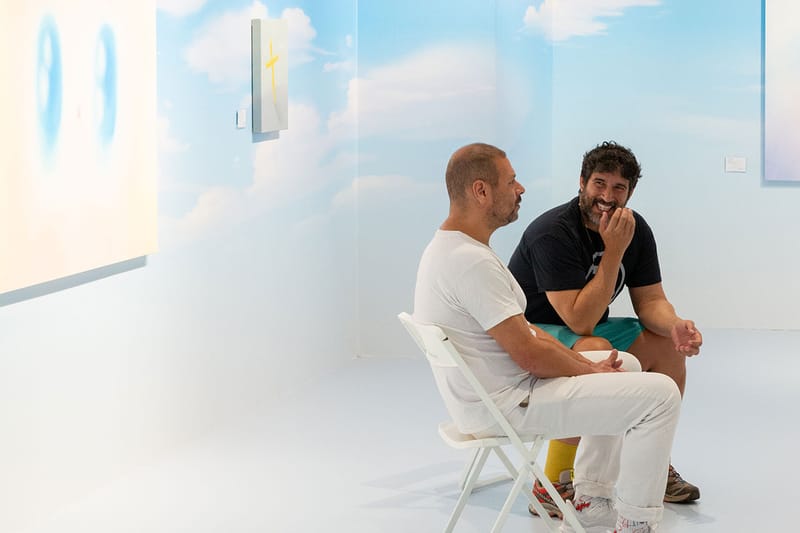 アートコレクティブ FriendsWithYou が作品を通じて提示する新たな“神話”のシステム