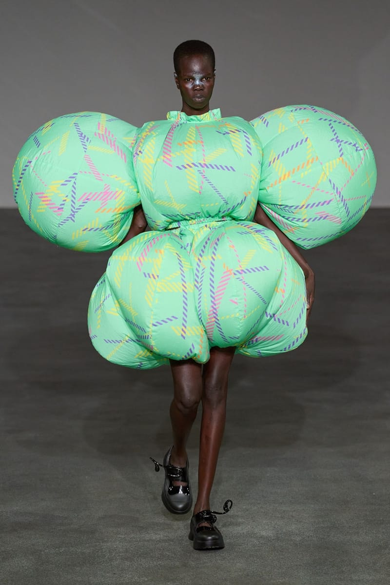 アンリアレイジ 2025年春夏コレクション ANREALAGE Spring/Summer 2025 Collection Paris Fashion Week SS25 Runway