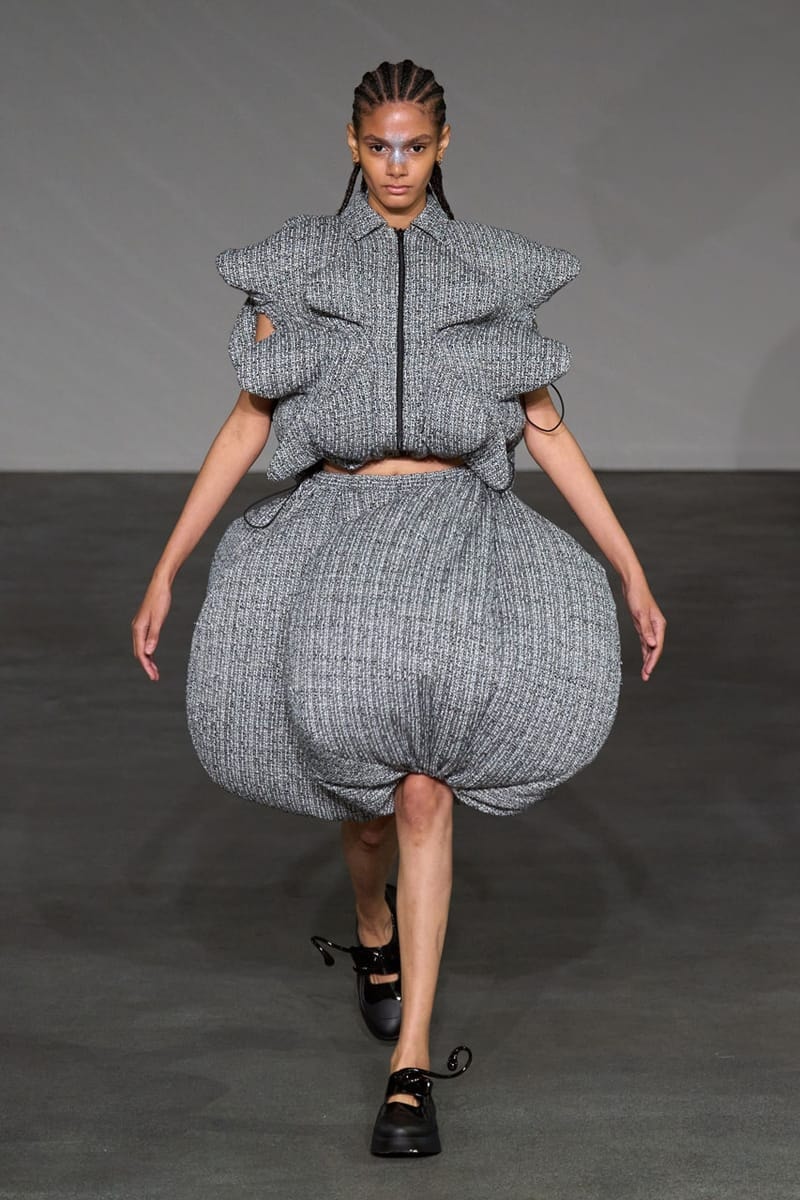 アンリアレイジ 2025年春夏コレクション ANREALAGE Spring/Summer 2025 Collection Paris Fashion Week SS25 Runway