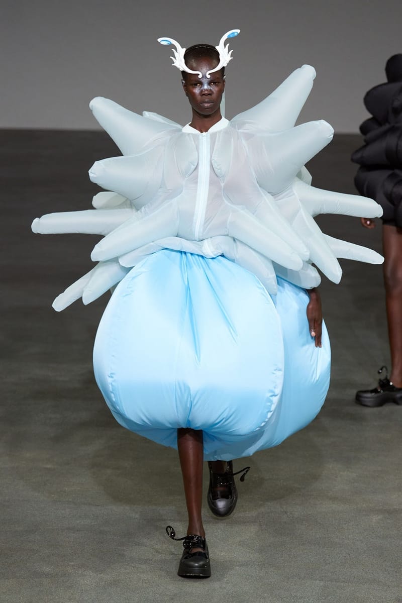 アンリアレイジ 2025年春夏コレクション ANREALAGE Spring/Summer 2025 Collection Paris Fashion Week SS25 Runway