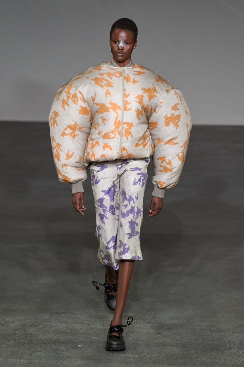 アンリアレイジ 2025年春夏コレクション ANREALAGE Spring/Summer 2025 Collection Paris Fashion Week SS25 Runway
