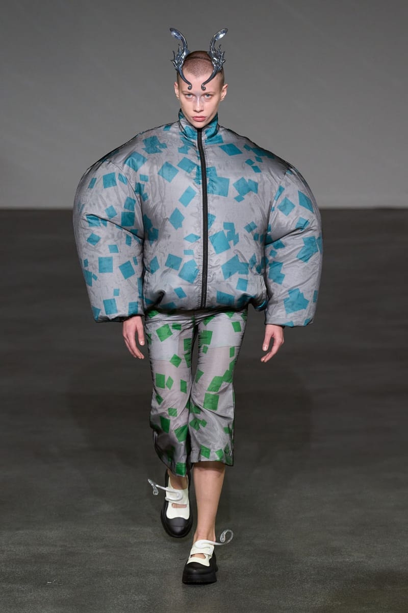 アンリアレイジ 2025年春夏コレクション ANREALAGE Spring/Summer 2025 Collection Paris Fashion Week SS25 Runway