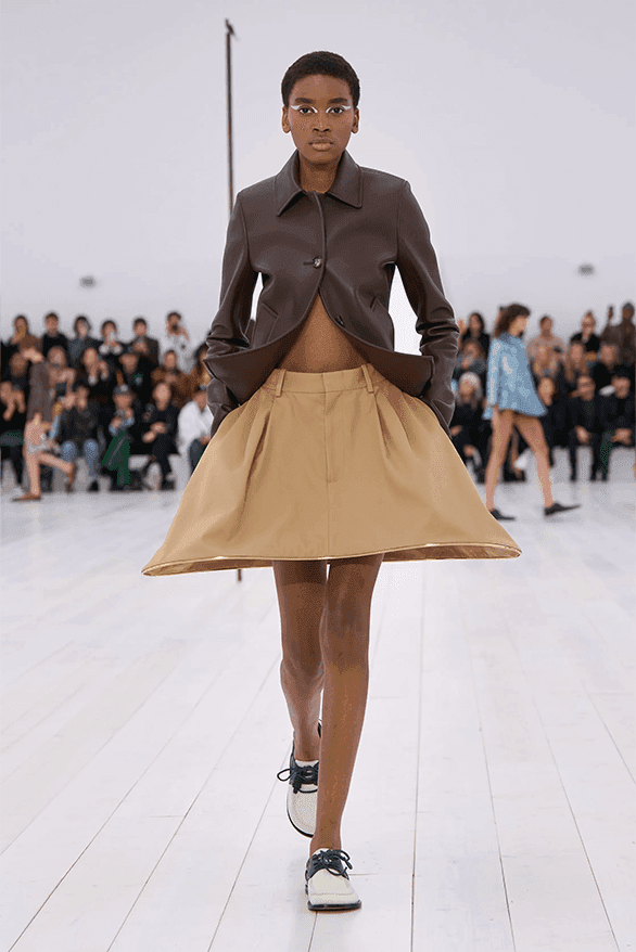 ロエベ2025年春夏ウィメンズコレクション LOEWE Spring Summer 2025 Paris Fashion Week Jonathan anderson womenswear runway show