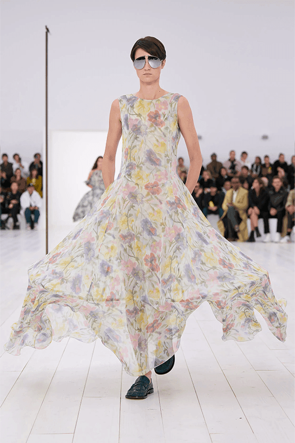 ロエベ2025年春夏ウィメンズコレクション LOEWE Spring Summer 2025 Paris Fashion Week Jonathan anderson womenswear runway show