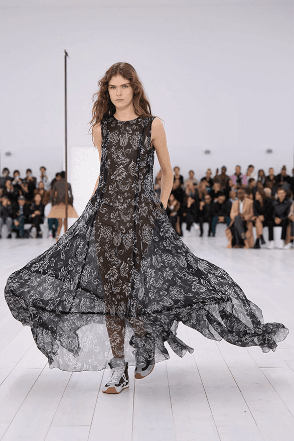 ロエベ2025年春夏ウィメンズコレクション LOEWE Spring Summer 2025 Paris Fashion Week Jonathan anderson womenswear runway show