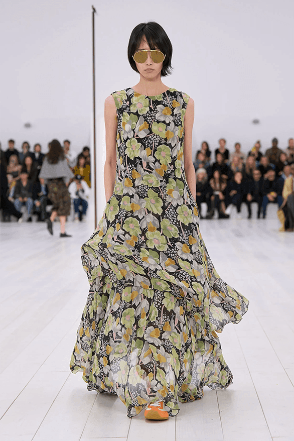 ロエベ2025年春夏ウィメンズコレクション LOEWE Spring Summer 2025 Paris Fashion Week Jonathan anderson womenswear runway show