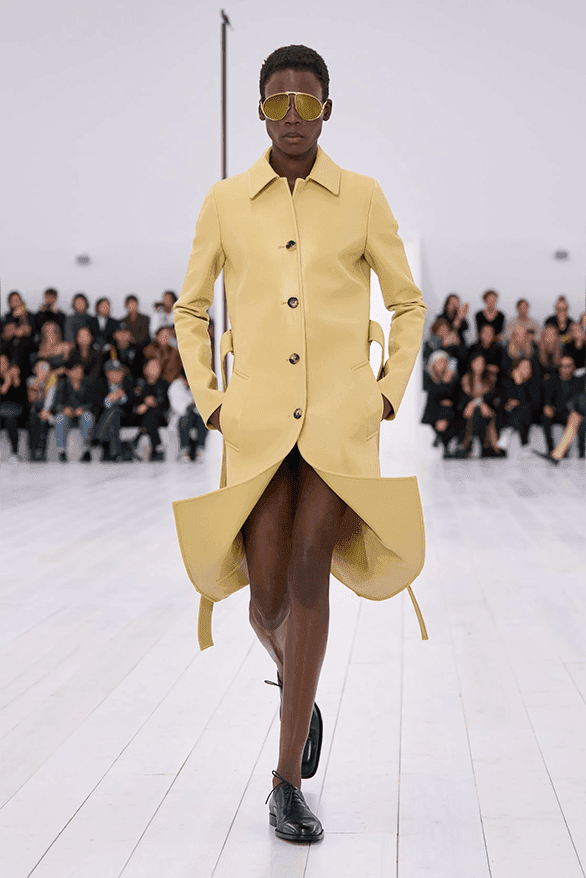 ロエベ2025年春夏ウィメンズコレクション LOEWE Spring Summer 2025 Paris Fashion Week Jonathan anderson womenswear runway show
