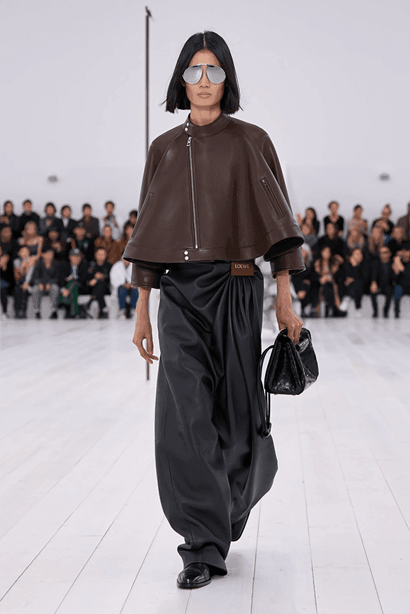 ロエベ2025年春夏ウィメンズコレクション LOEWE Spring Summer 2025 Paris Fashion Week Jonathan anderson womenswear runway show