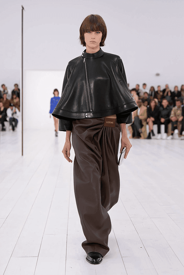 ロエベ2025年春夏ウィメンズコレクション LOEWE Spring Summer 2025 Paris Fashion Week Jonathan anderson womenswear runway show