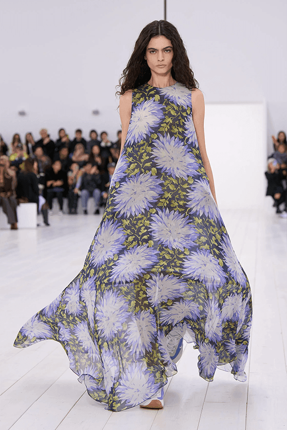 ロエベ2025年春夏ウィメンズコレクション LOEWE Spring Summer 2025 Paris Fashion Week Jonathan anderson womenswear runway show