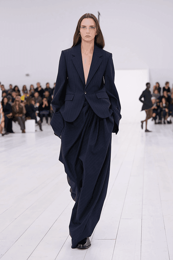 ロエベ2025年春夏ウィメンズコレクション LOEWE Spring Summer 2025 Paris Fashion Week Jonathan anderson womenswear runway show