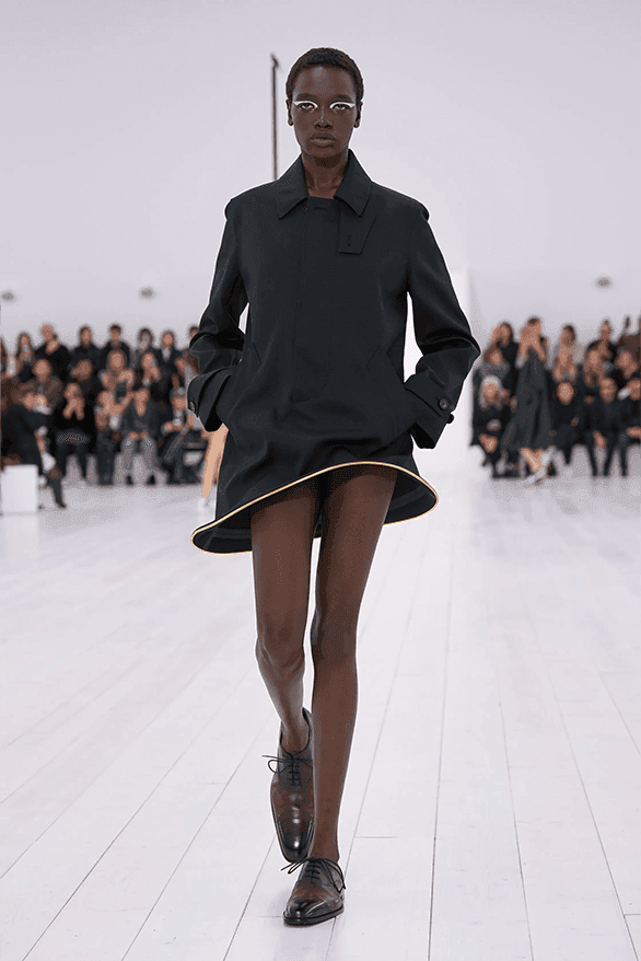 ロエベ2025年春夏ウィメンズコレクション LOEWE Spring Summer 2025 Paris Fashion Week Jonathan anderson womenswear runway show