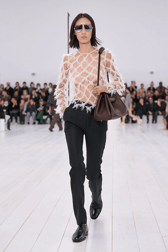 ロエベ2025年春夏ウィメンズコレクション LOEWE Spring Summer 2025 Paris Fashion Week Jonathan anderson womenswear runway show