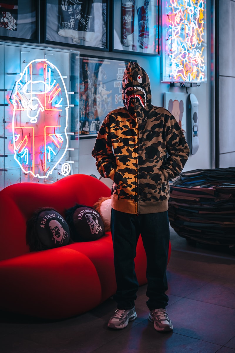 ア・ベイシング・エイプがシャークフーディの20周年を記念したポップアップイベントを開催 A BATHING APE® SHARK HOODIE POPUP STORE