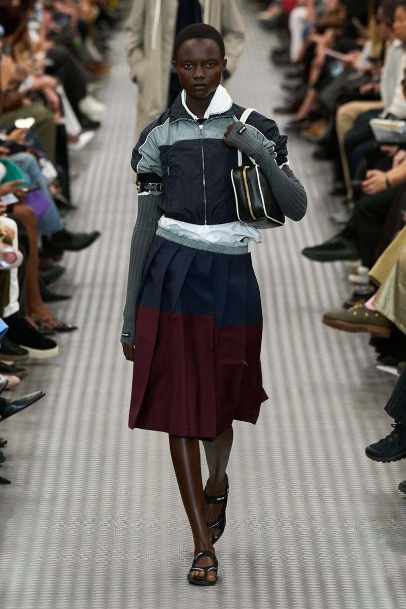 ミュウミュウ 2025年春夏ウィメンズコレクション miu miu ss25 spring summer 2025 fashion show Cara Delevingne willem dafoe photos review info