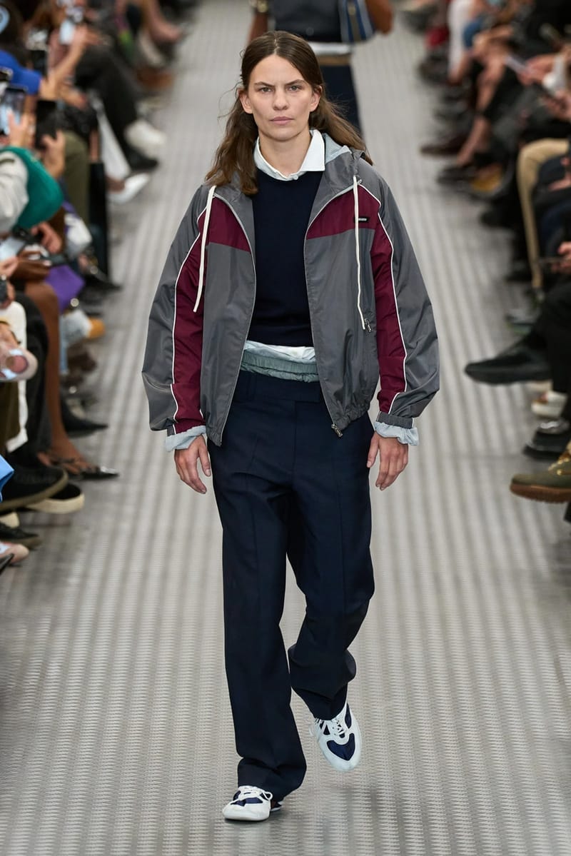 ミュウミュウ 2025年春夏ウィメンズコレクション miu miu ss25 spring summer 2025 fashion show Cara Delevingne willem dafoe photos review info