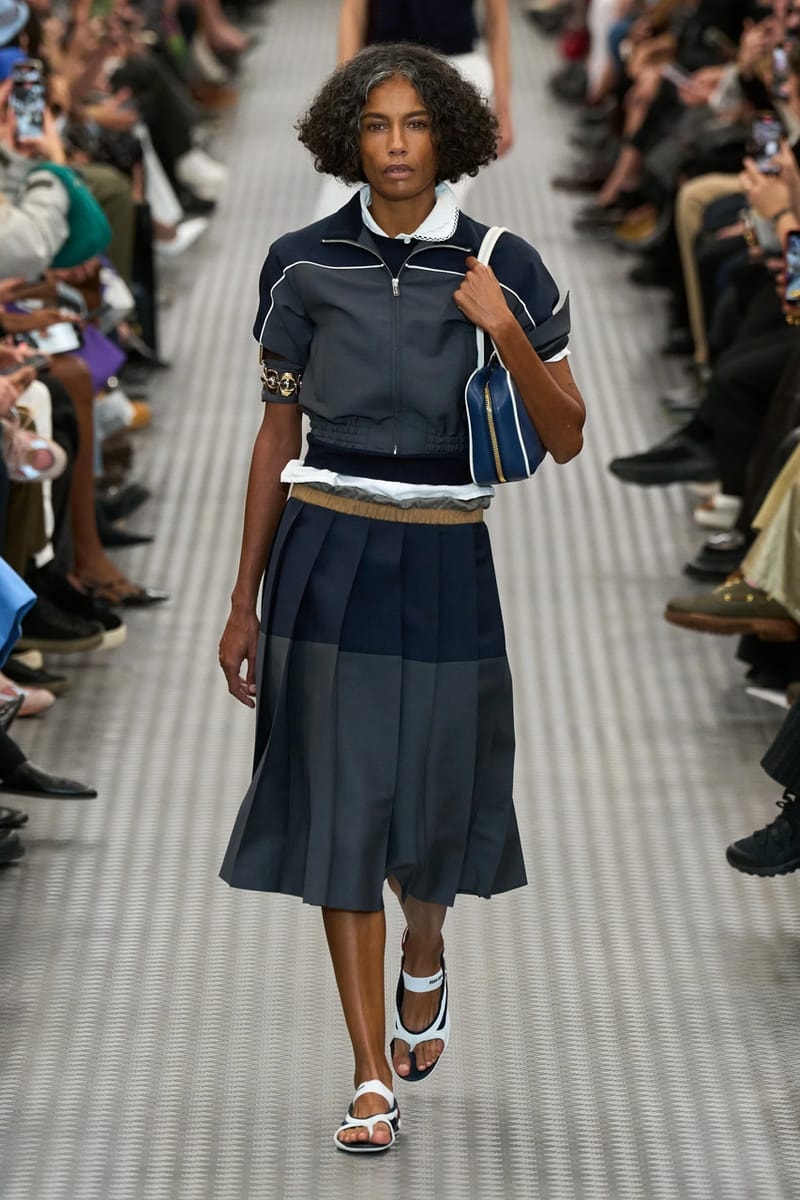 ミュウミュウ 2025年春夏ウィメンズコレクション miu miu ss25 spring summer 2025 fashion show Cara Delevingne willem dafoe photos review info