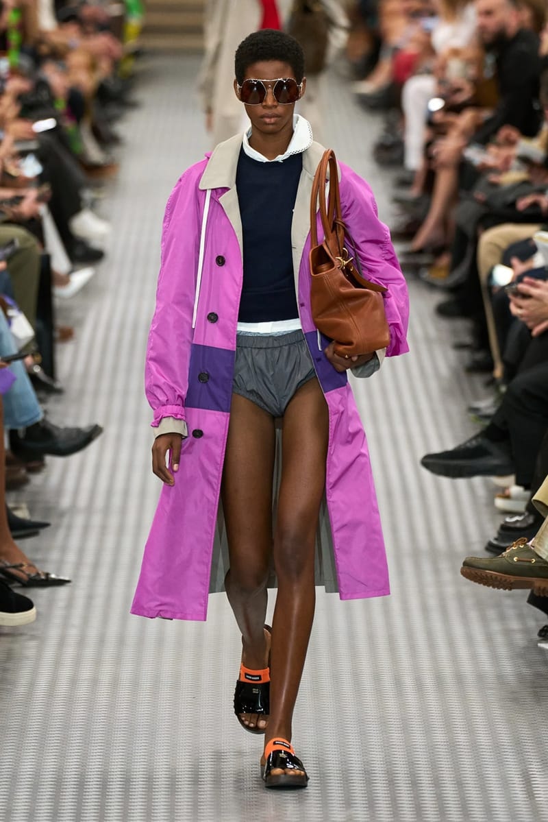 ミュウミュウ 2025年春夏ウィメンズコレクション miu miu ss25 spring summer 2025 fashion show Cara Delevingne willem dafoe photos review info