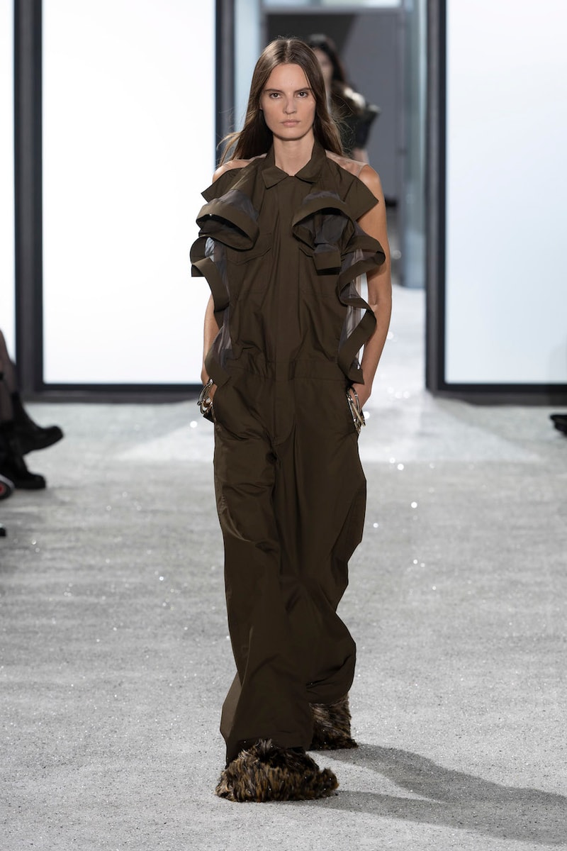 サカイ2025年春夏ウィメンズコレクション sacai chitose abe ss25 womens paris fashion week collection