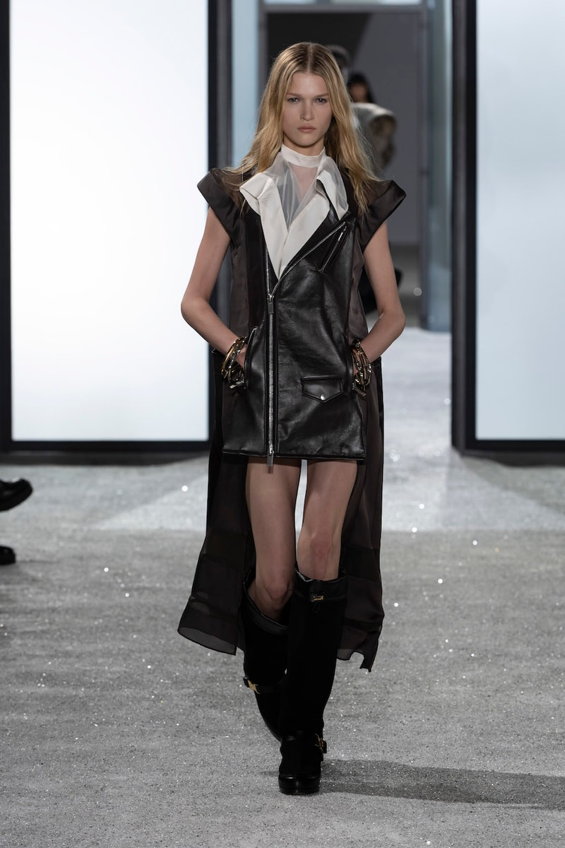 サカイ2025年春夏ウィメンズコレクション sacai chitose abe ss25 womens paris fashion week collection