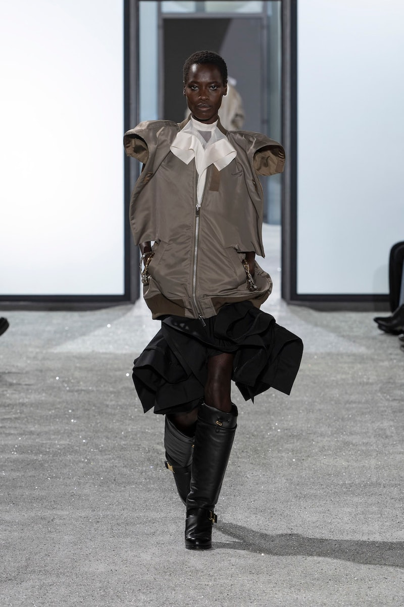 サカイ2025年春夏ウィメンズコレクション sacai chitose abe ss25 womens paris fashion week collection