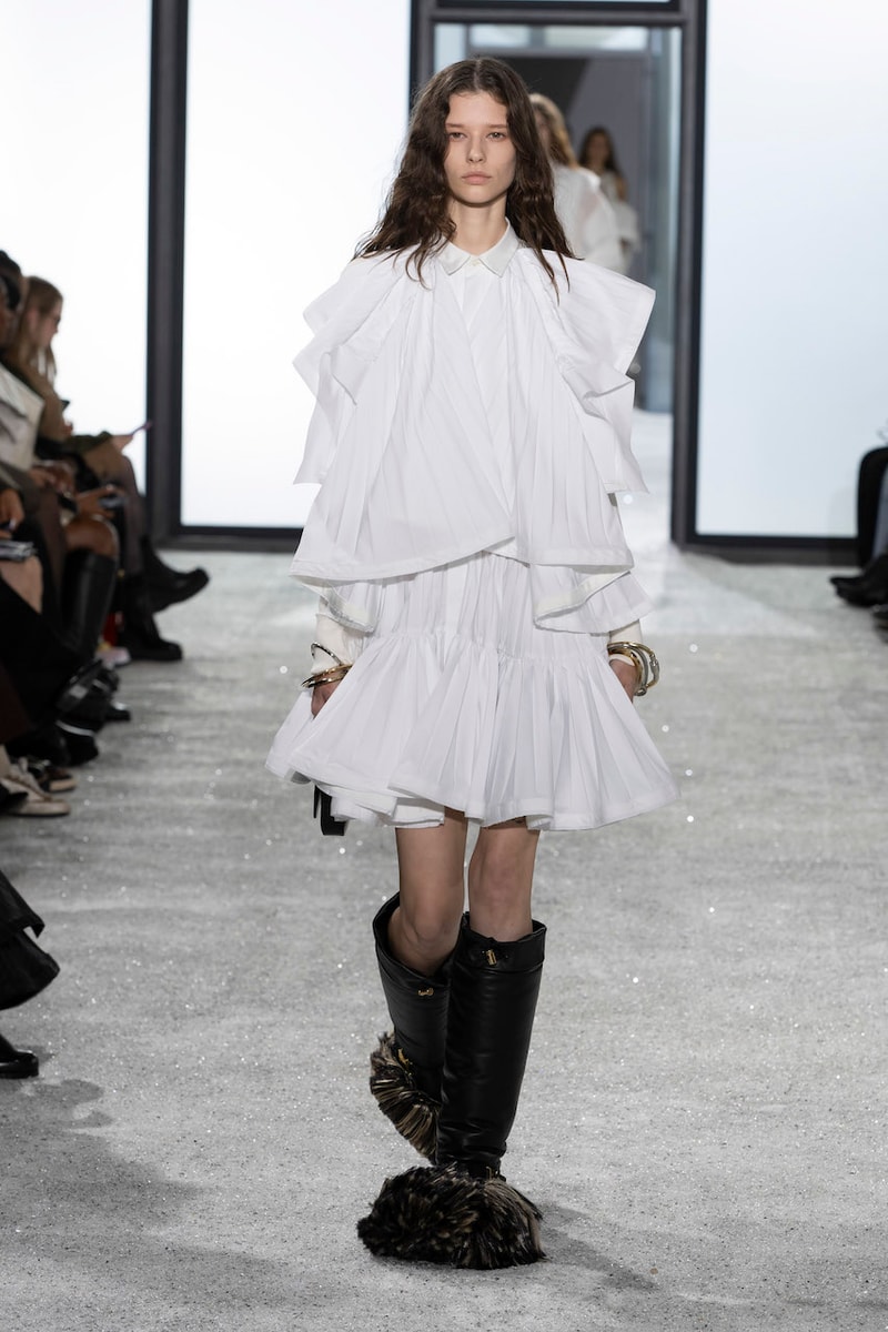 サカイ2025年春夏ウィメンズコレクション sacai chitose abe ss25 womens paris fashion week collection