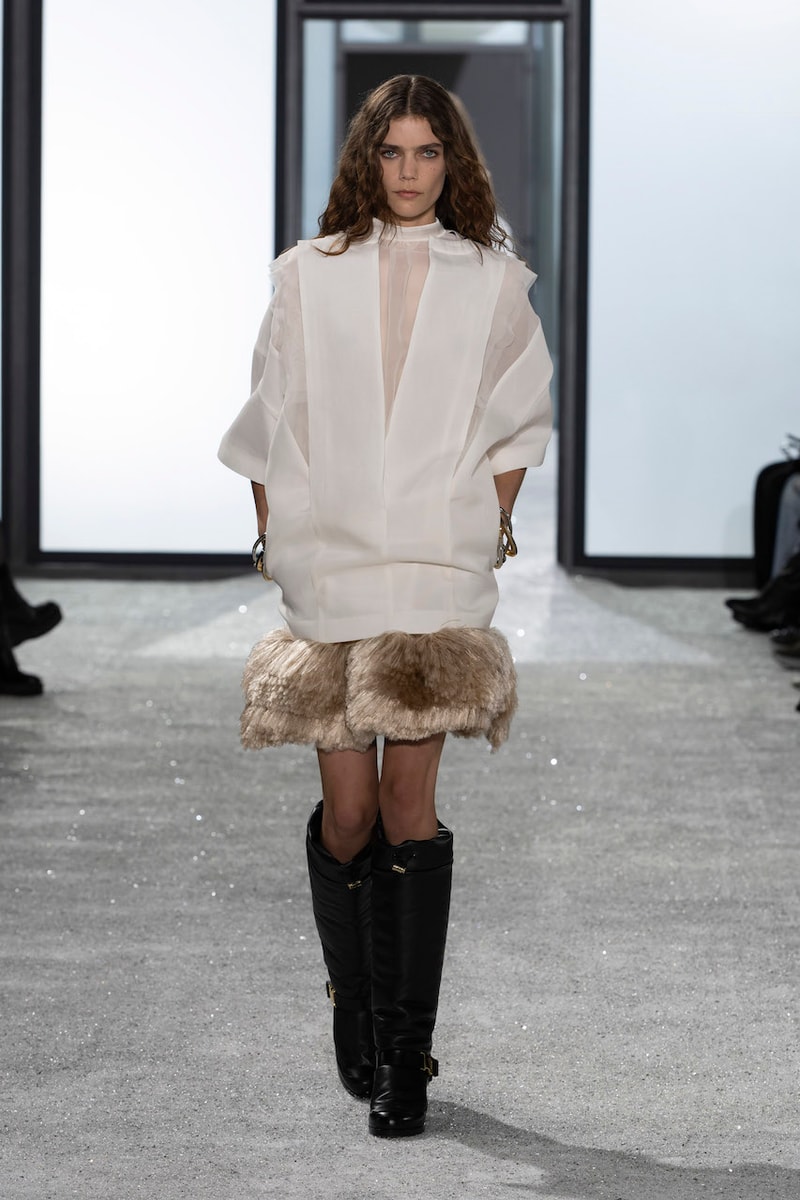 サカイ2025年春夏ウィメンズコレクション sacai chitose abe ss25 womens paris fashion week collection