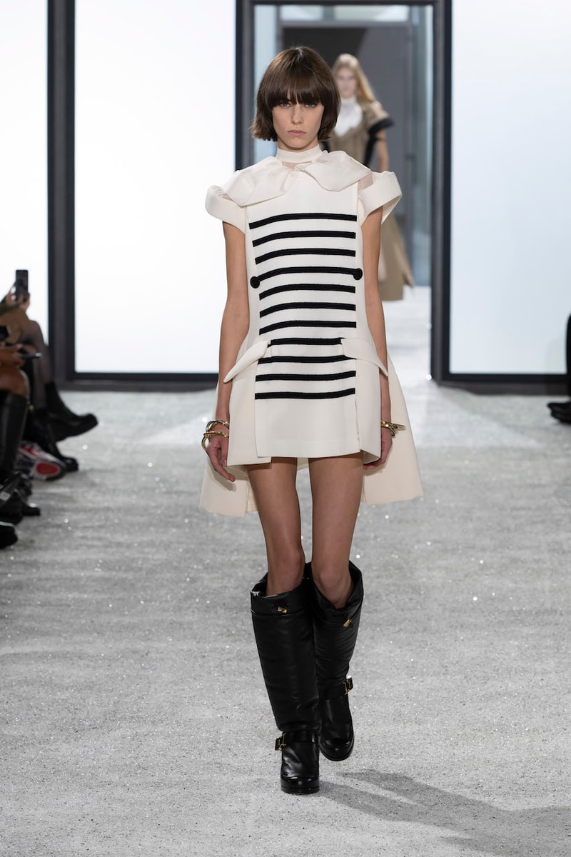 サカイ2025年春夏ウィメンズコレクション sacai chitose abe ss25 womens paris fashion week collection