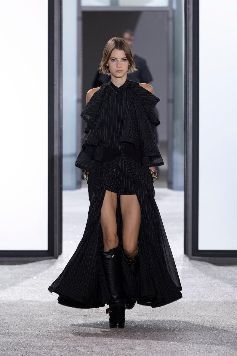 サカイ2025年春夏ウィメンズコレクション sacai chitose abe ss25 womens paris fashion week collection