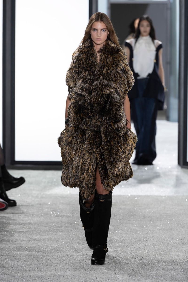サカイ2025年春夏ウィメンズコレクション sacai chitose abe ss25 womens paris fashion week collection