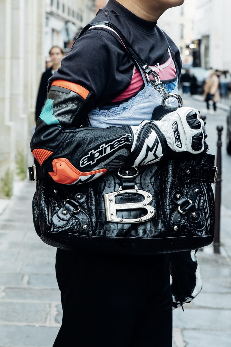 ストリートスタイル : パリ・ファッションウィーク・ウィメンズ 2025年春夏 Paris Fashion Week SS25 Street Style louis vuitton chanel miu miu balenciaga vetements valentino dries van noten coperni kendall jenner gigi hadid romeo beckham mcqueen yohji yamamoto