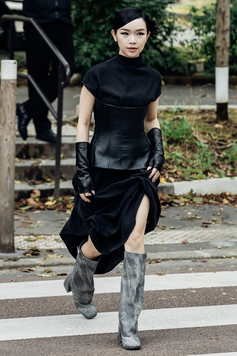 ストリートスタイル : パリ・ファッションウィーク・ウィメンズ 2025年春夏 Paris Fashion Week SS25 Street Style louis vuitton chanel miu miu balenciaga vetements valentino dries van noten coperni kendall jenner gigi hadid romeo beckham mcqueen yohji yamamoto