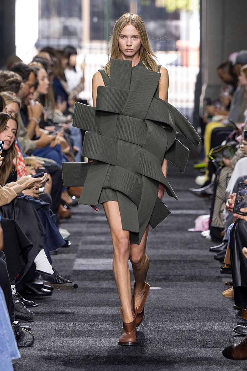 JWアンダーソン 2025年春夏ウィメンズコレクション jw anderson 2025 spring summer collection runway