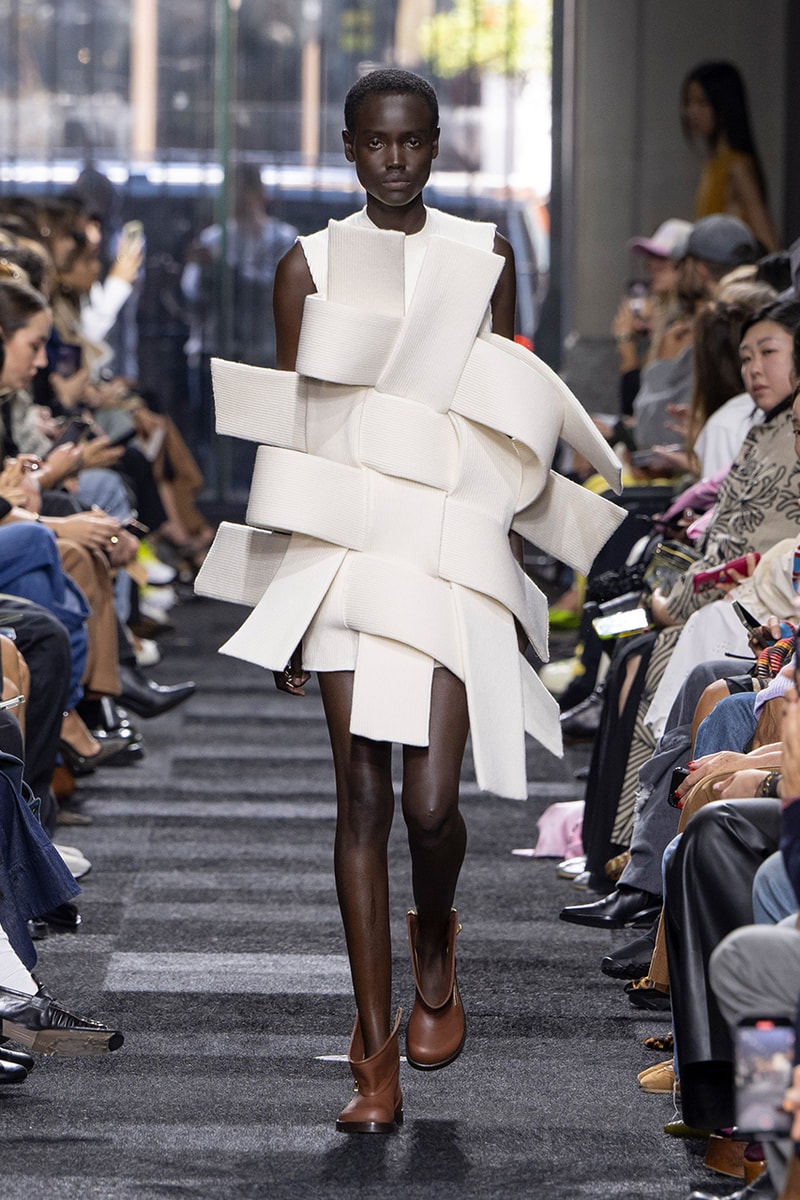 JWアンダーソン 2025年春夏ウィメンズコレクション jw anderson 2025 spring summer collection runway