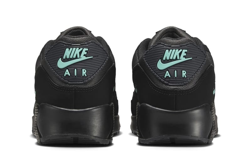 ナイキ エアマックス90より新作としてブラックティファニーがスタンバイ Nike Air Max 90 Surfaces in "Black Tiffany" HV6224-001 tiffany blue all black sleek suede classic silhouette