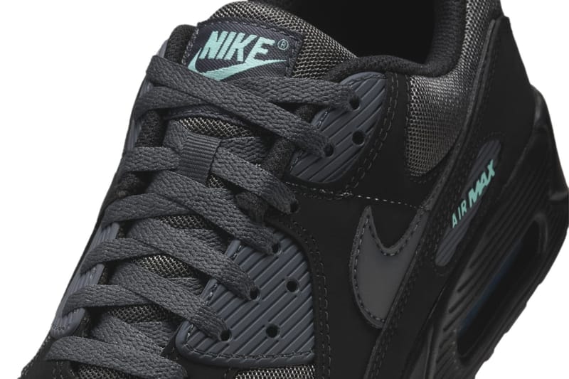 ナイキ エアマックス90より新作としてブラックティファニーがスタンバイ Nike Air Max 90 Surfaces in "Black Tiffany" HV6224-001 tiffany blue all black sleek suede classic silhouette