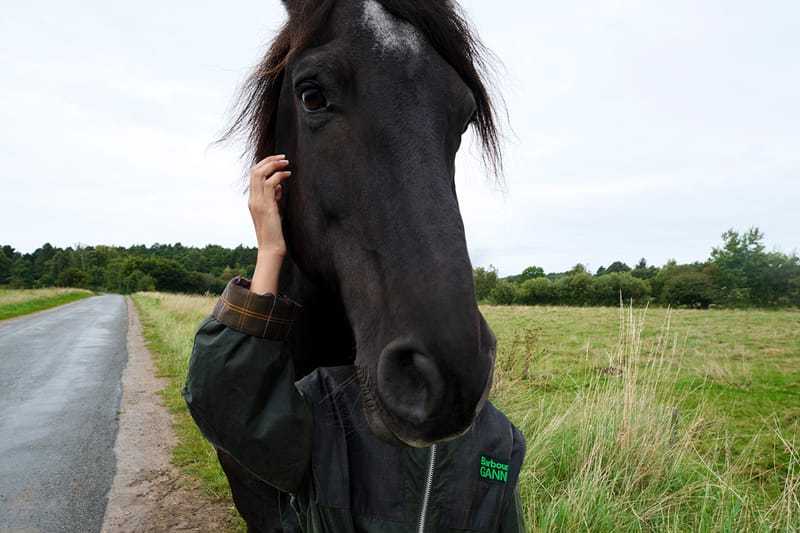 GANNI が Barbour とのコラボコレクション第3弾を発売