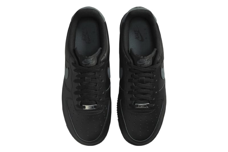 ナイキエアフォース1ローより秋めくカラーリングの新作ヴィンテージグリーン/ブラックが登場 Nike Air Force 1 Low Releases in "Vintage Green/Black" Black/Vintage Green swoosh stealthy