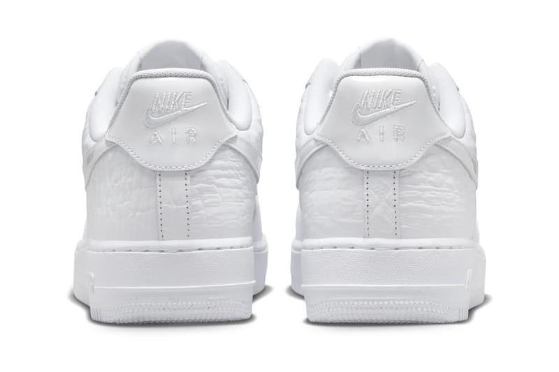ナイキエアフォース1からさまざまなテクスチャを掛け合わせたオールホワイトモデルが登場 Nike Air Force 1 Low's Classic All-White Look Receives a Mixed Print Take HF2893-100 classic af1 low swoosh shoes sneakers