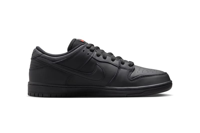 ナイキSBからハロウィンシーズンに向けてダンクローのオールブラックモデルが登場 Spooky Season Hits the Nike SB Dunk Low Pro ISO in "Triple Black"  FJ1674-001 Black/Anthracite-Safety Orange release info october 2024 swoosh all black stealth swoosh