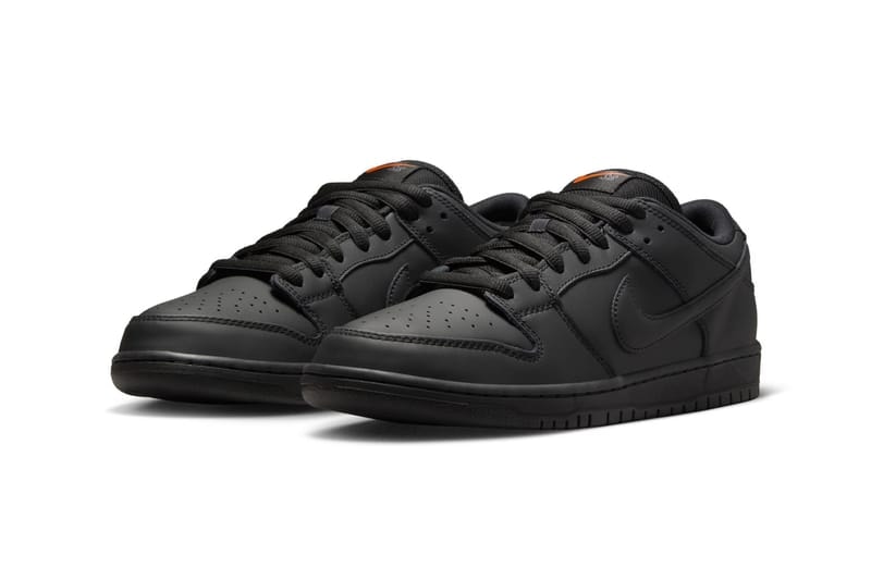 ナイキSBからハロウィンシーズンに向けてダンクローのオールブラックモデルが登場 Spooky Season Hits the Nike SB Dunk Low Pro ISO in "Triple Black"  FJ1674-001 Black/Anthracite-Safety Orange release info october 2024 swoosh all black stealth swoosh