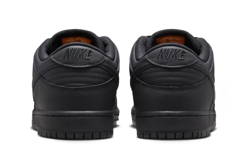 ナイキSBからハロウィンシーズンに向けてダンクローのオールブラックモデルが登場 Spooky Season Hits the Nike SB Dunk Low Pro ISO in "Triple Black"  FJ1674-001 Black/Anthracite-Safety Orange release info october 2024 swoosh all black stealth swoosh