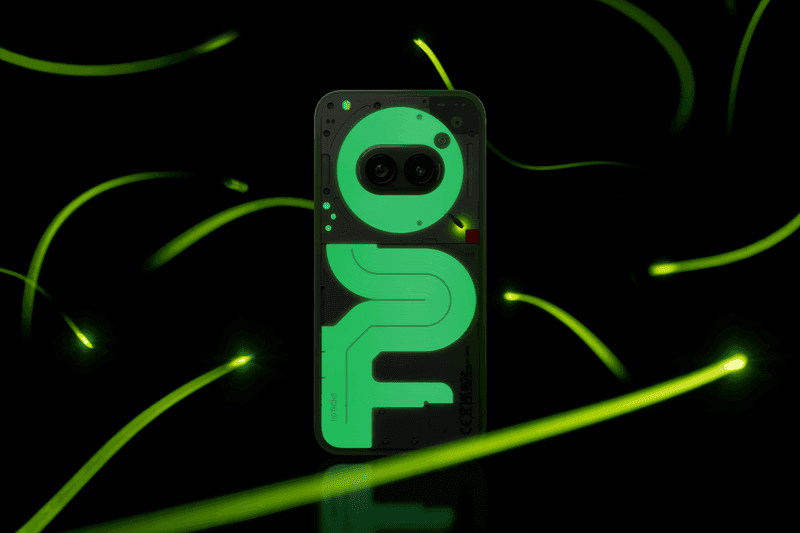 ナッシングが暗闇で光る新型フォン (2a) プラス コミュニティエディションを発表を発表 nothing phone 2a plus community edition release info