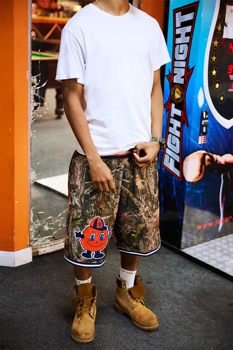 シュプリームとミッチェル & ネスが NCAA 所属4チームをフィーチャーしたカプセルコレクションを発表 Supreme Mitchell & Ness NCAA collection release info