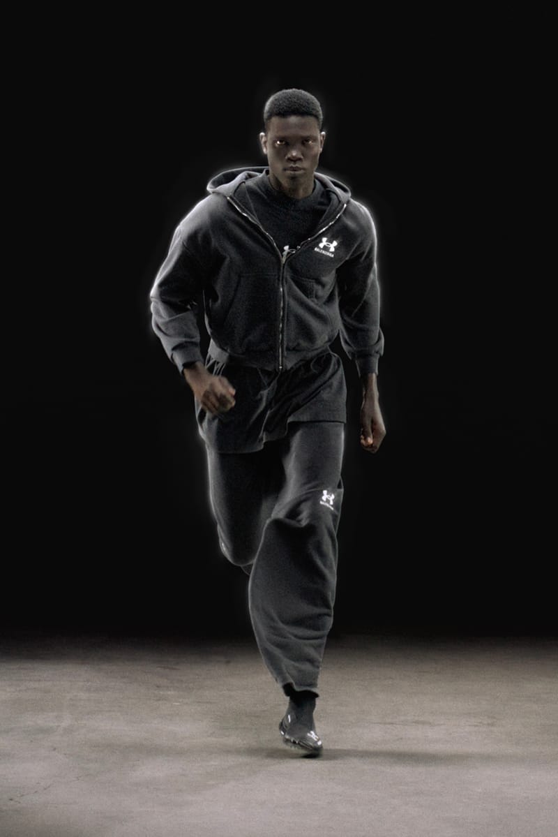 2024春夏 アンダーアーマー UNDER ARMOUR メンズ ランニングシューズ UAホバー タービュランス2 ワイド 3026876 101 幅広 2E相当 陸上 部活 マラソンシューズ Tシャツ 2024年春夏新作関連商品|アンダーアーマー|公式通販｜アンダー