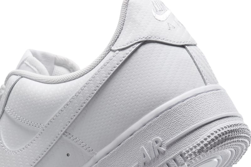 ナイキエアフォース1ローよりオールホワイトの新作ホワイトカーボンファイバーが登場　Nike Air Force 1 Low White Carbon Fiber HF2886-100 Release Info date store list buying guide photos price