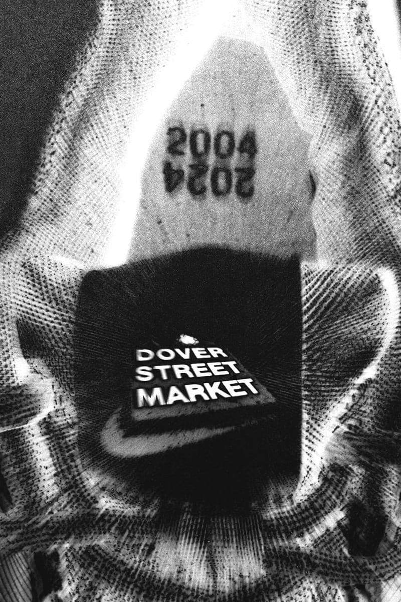 ドーバーストリートマーケット x ナイキ ズーム ボメロ 5 の発売情報が解禁 Official Look at the Dover Street Market x Nike Zoom Vomero 5 "Black" FZ3313-001 sneak peek running shoes collaboration